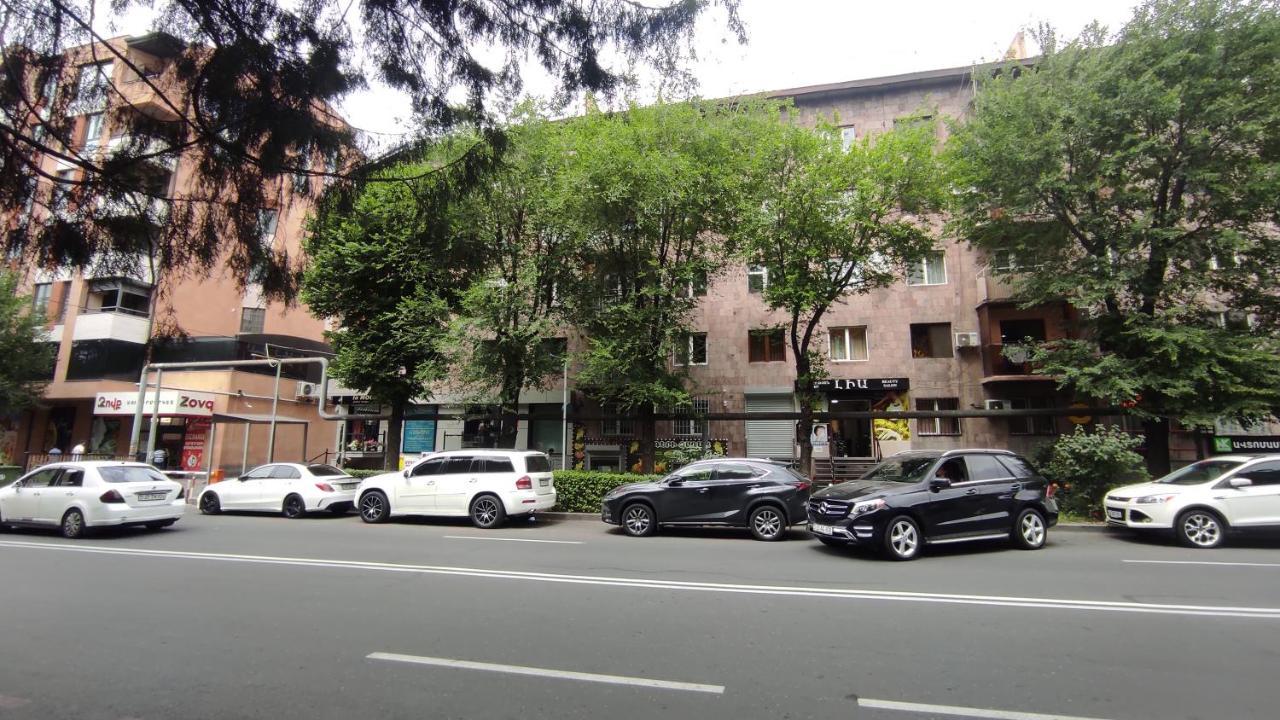 Studio On Papazyan 12 Yerevan Exterior photo